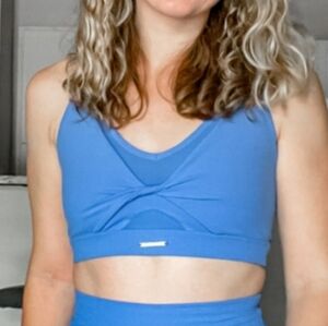 Gymshark × Whitney Simmons V4 Mesh Sports Bra - Optimist Blue, size XS